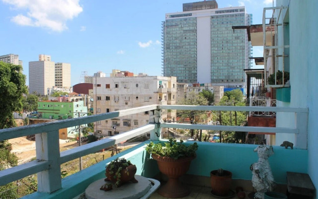 Hostal Sra. Vivian, Apartamento independiente VEDADO