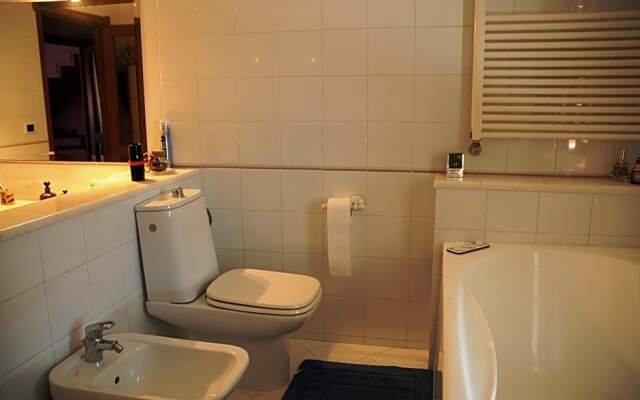 Liana Guest House