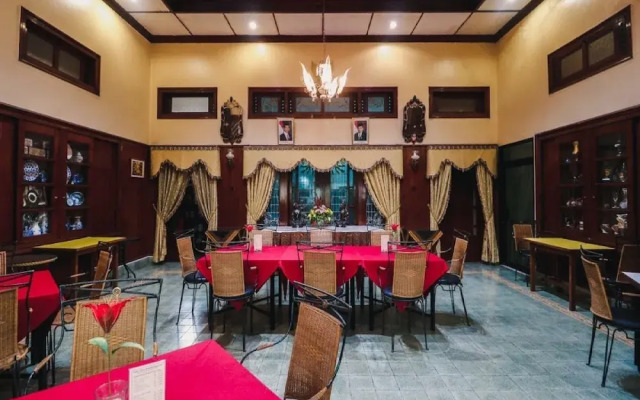 RedDoorz Plus @ Purwosari