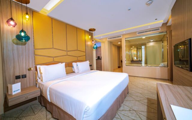 Four Points by Sheraton Production City, Dubai
