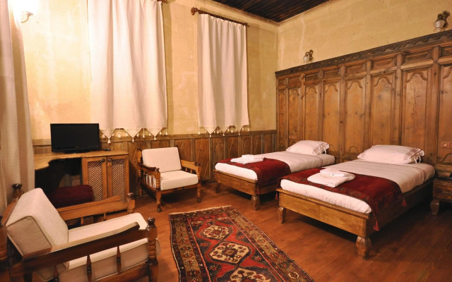 Caner Hotel