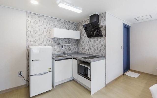 Yeosuya Hostel & Pension