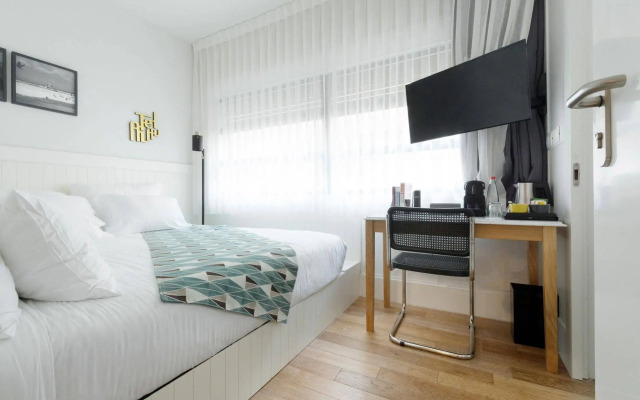 Lily & Bloom Hotel
