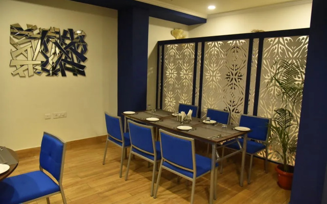 OYO 9649 Hotel Vijay Palace