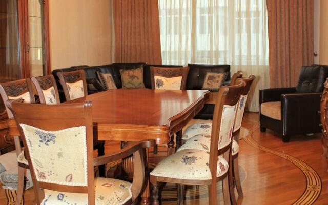 Apartment on Mahammad Nakhchivani 14