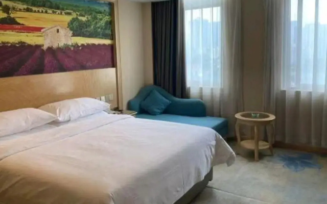 Vienna Hotel (Chongqing West Railway Station Baguocheng)