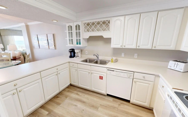Beach House 202a 2 Bedroom Condo