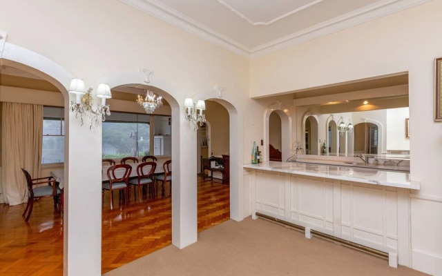Classic 5 Beds Mt Dandenong Resort