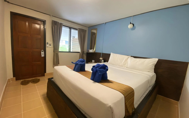 Phi Phi Nice Beach Resort