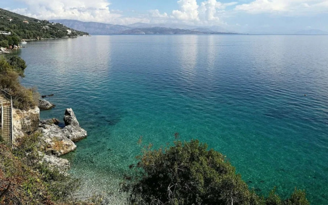 Room in Guest Room - Homric Boutique No69