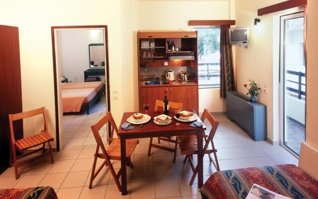 Caravel Apartment Hotel