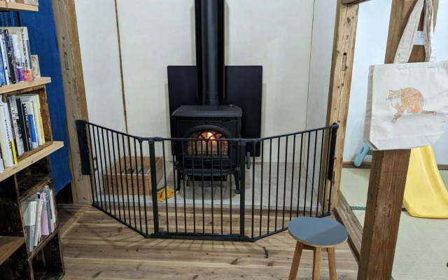 Guesthouse with Cat and Honeybee Kusachike