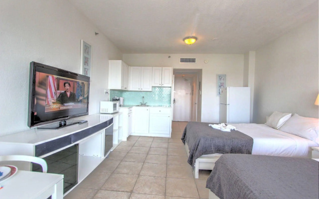 Deluxe Private Studios at the Casablanca