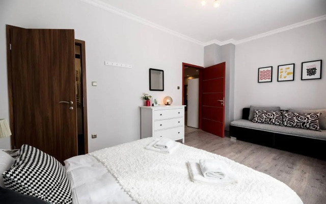 Ultra central large home with AC and balcony