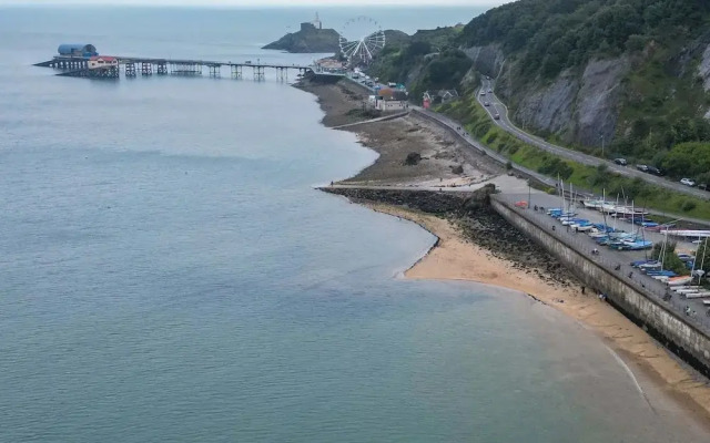 Overland Road 4 Bed House Mumbles