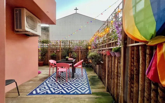 Alegr0 · 60s Chic Central Apartment w/ Garden