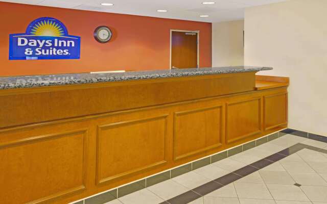 Days Inn & Suites by Wyndham Laurel Near Fort Meade