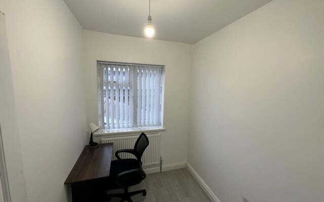 Comfortable and Stylish 3BD House in Luton