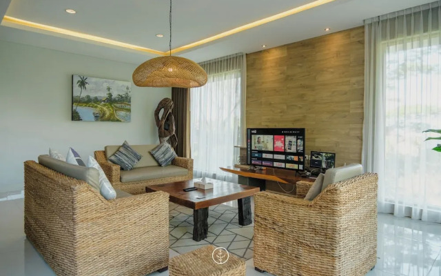 Anindya Hill View 7BR Villa a Private Heated Pool