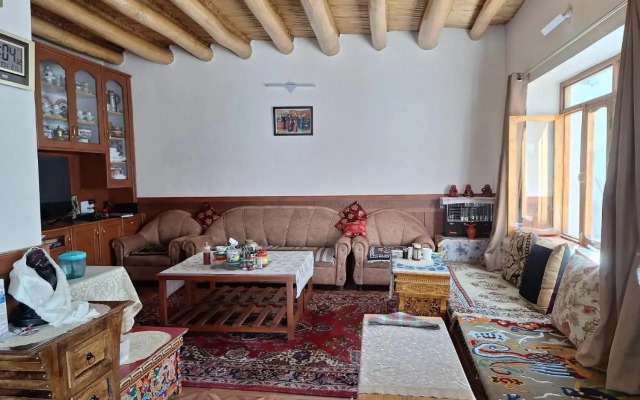 Shanti Guest House