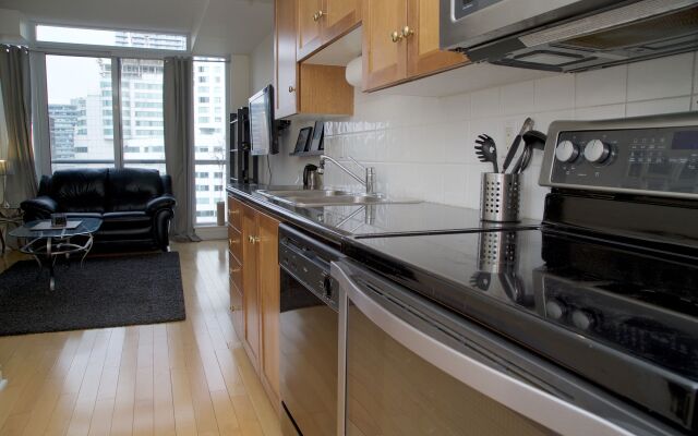 Liberty Village Condo w Parking