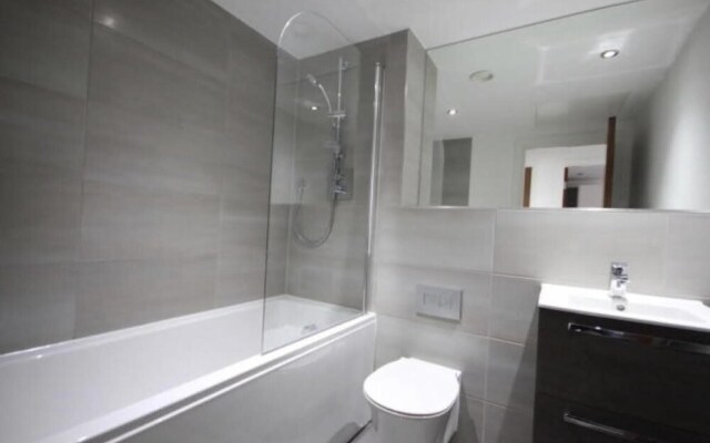 Luxury 1-bedroom Apartment With Free Parking