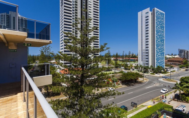 Broadbeach Travel Inn Apartments