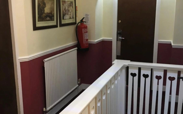 Barons Court Hotel