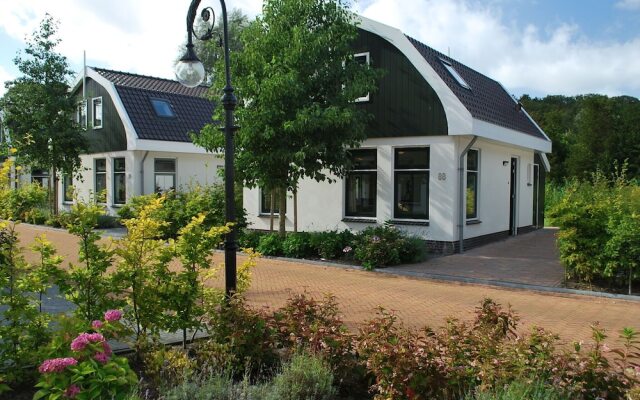 Nice Holiday Home with Dishwasher near Beach