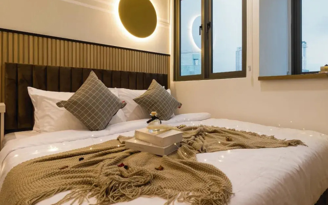 Riveria Premium Kuala Lumpur, Roam
