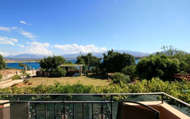 Seaside, relaxing family house with playground! Villa Lavrys 4