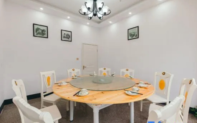 Sizhilian Homestay (Wuzhen Xizha Scenic Area)