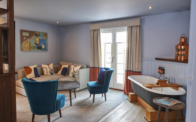 Hotel du Van in Poole
