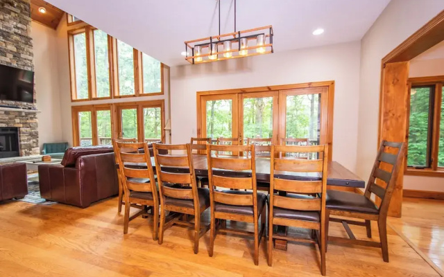 Lakey Mclakehouse by Taylor Made Deep Creek