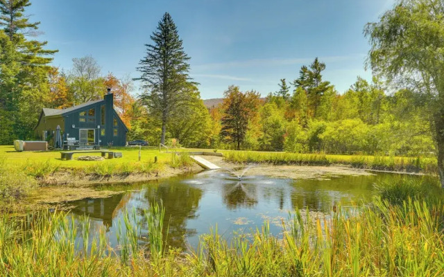 Stratton Shuttle Access! Vermont Mountain Hideaway