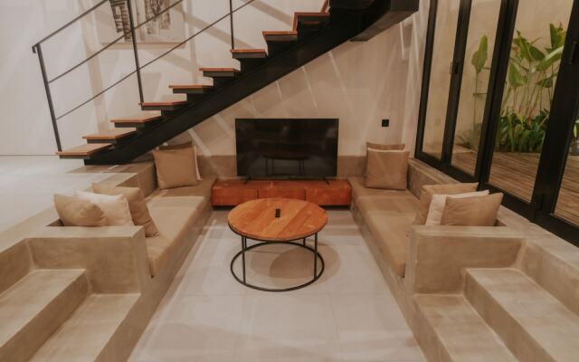 Baliwood Residence Villas by BREIG