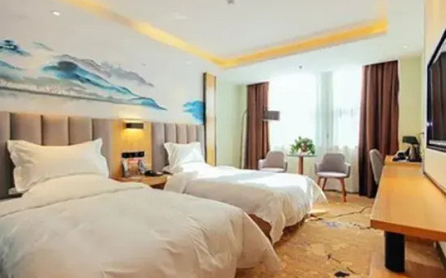 The Elephant Lake Boutique Hotel