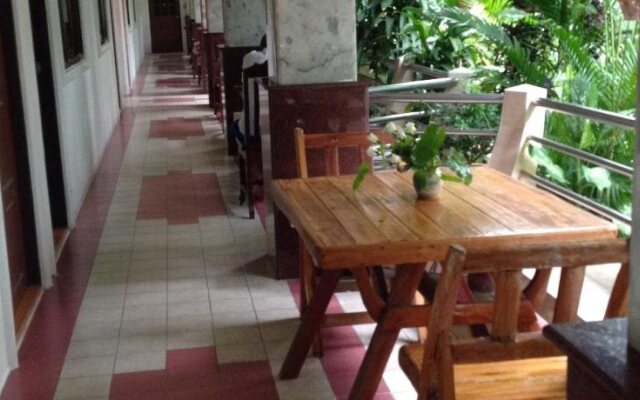 Coconut House Chaweng Hostel