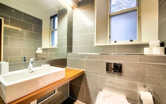 Amazing views! North Bank Street Luxury Apartment