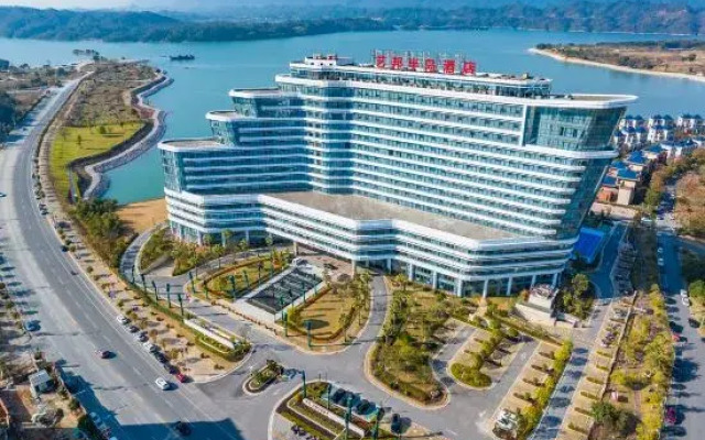 Yibang Peninsula Hotel