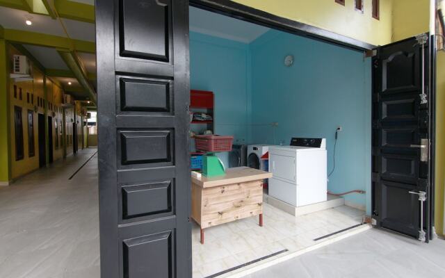OYO 1235 Tona Residence