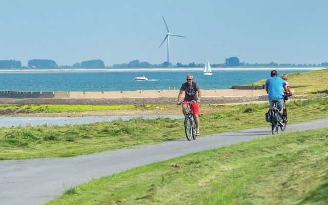 Modern, High-quality Chalet With Wifi Near the Oosterschelde