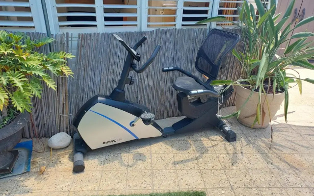 Roof APT W terrace garden,1BR 1BA