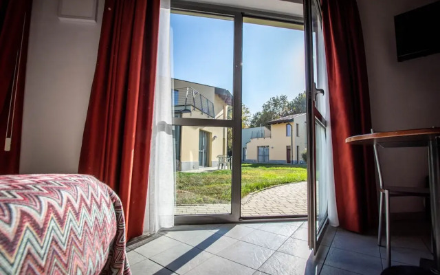 Room in Guest Room - Bright and Spacious Double-room
