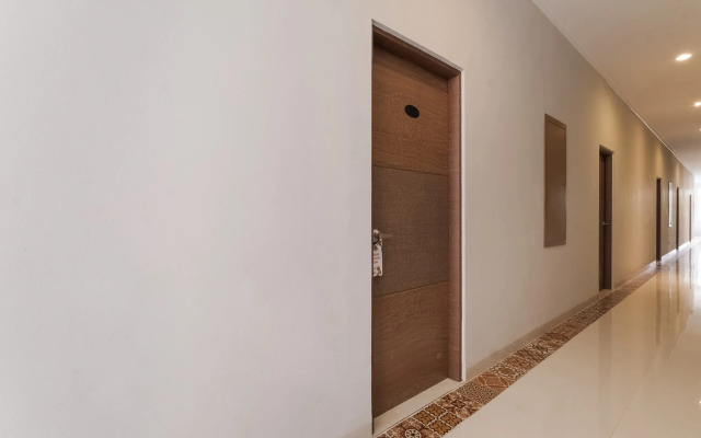Super OYO Collection O 90023 Damar Kusumo Guest House