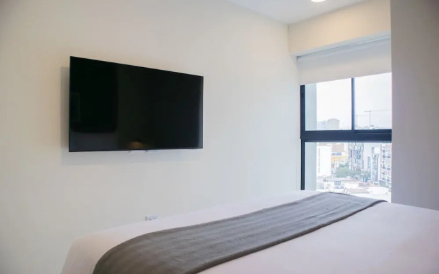 w Charming 2BR w Balcony in Miraflores