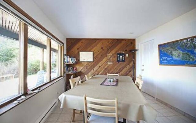 Ebb Tide Bed & Breakfast