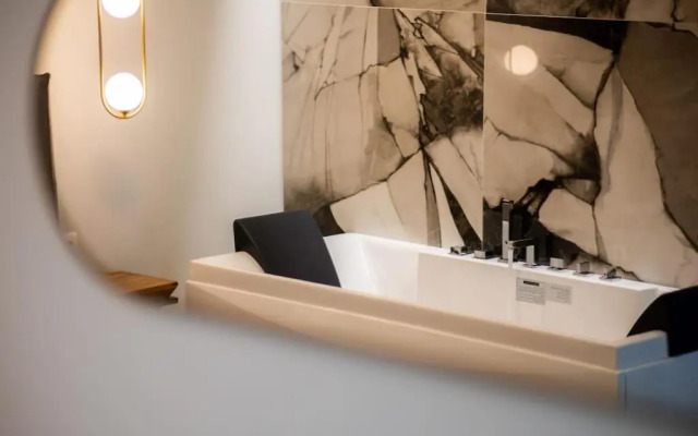 *Oasis* Best View Jacuzzi New Central Apartment