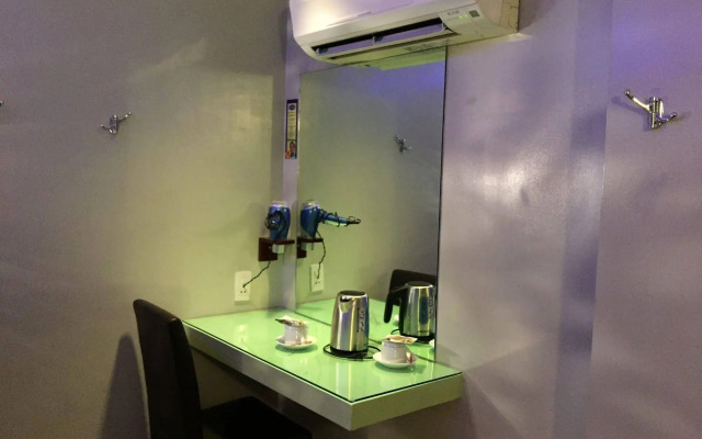 Icon Hotel Macapagal