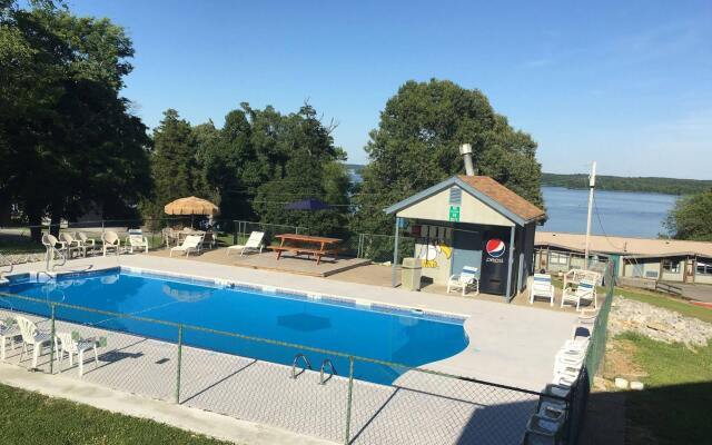 Buzzard Rock Resort & Marina